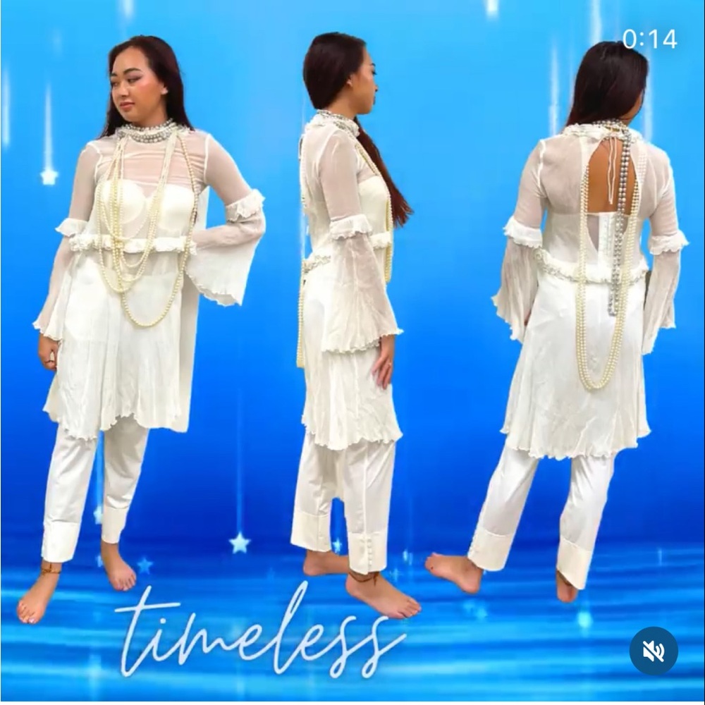 Size 8 UK J.H. Zane Ivory Chiffon Ruffle Sheer Tunic Long Bell Sleeve Open Back